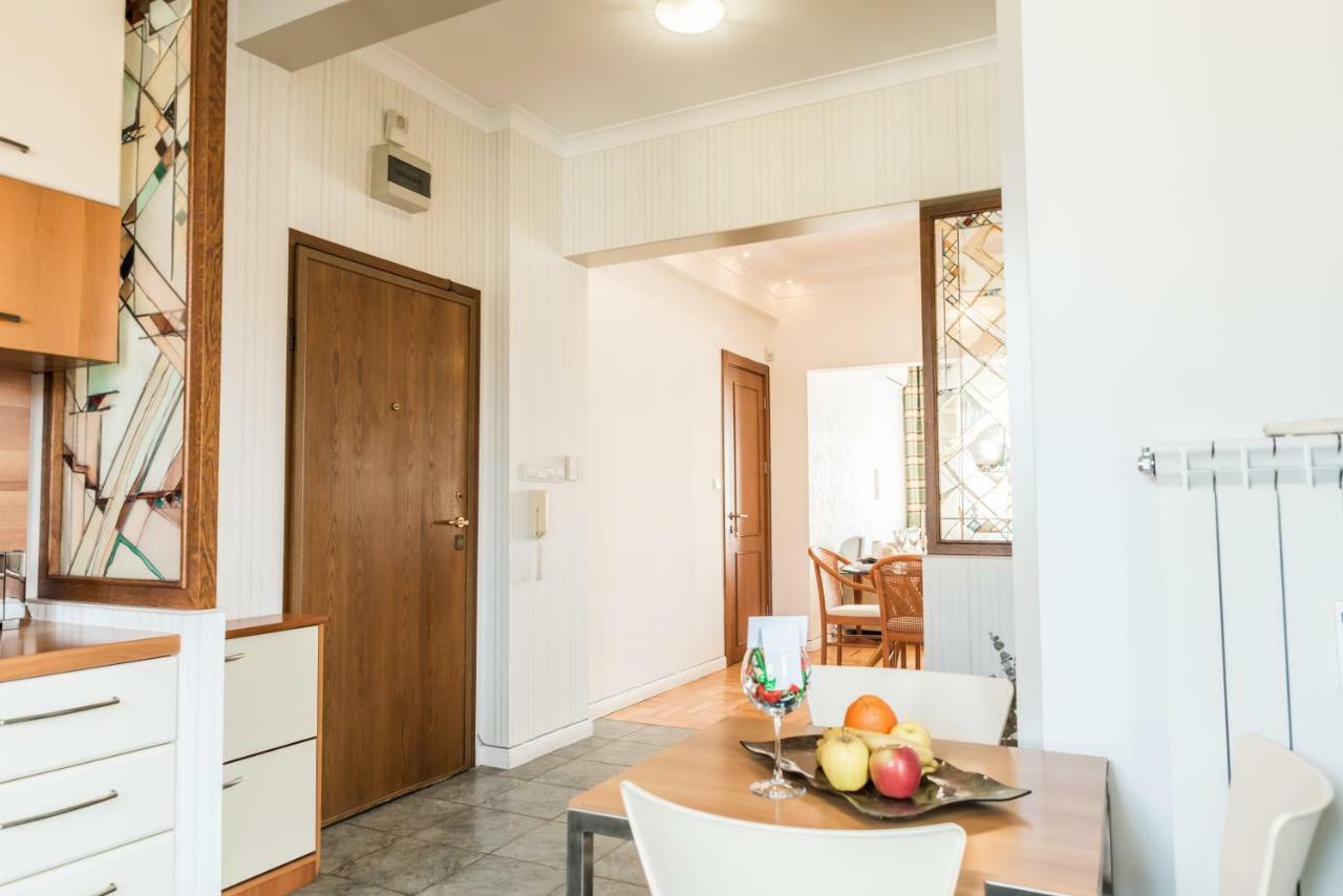 100sqm 2 bedroom, 2 bathroom Apartamento in Centro da cidade Sófia Exterior foto